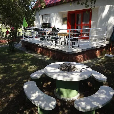 Zita Ueduelohaz Apartment *