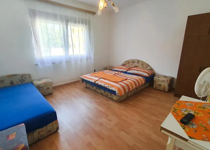 Zita Ueduelohaz * Balatonboglar